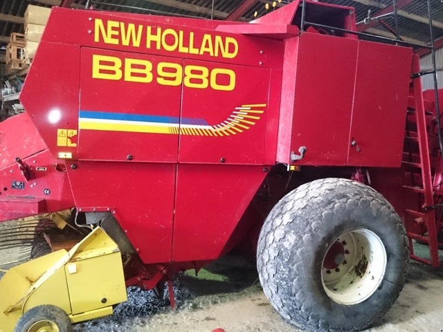 New Holland BB 980 PRESSER