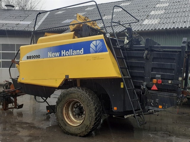 New Holland BB9090