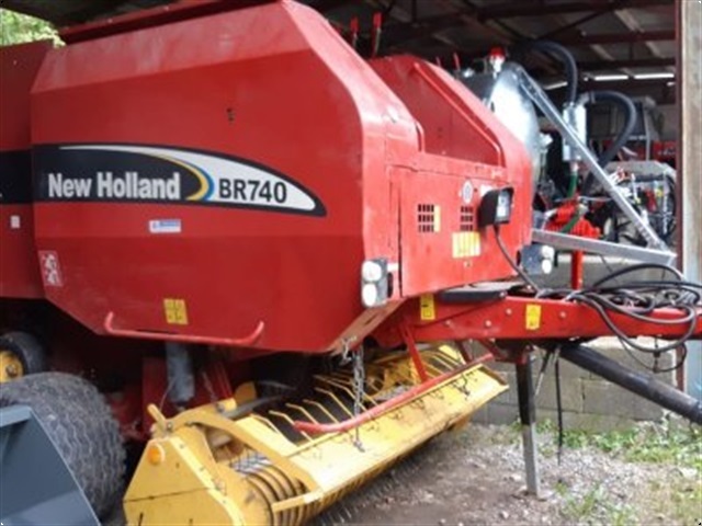 New Holland BR 740 CropCutter