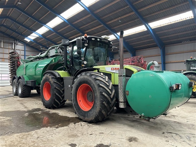 CLAAS XERION 3800