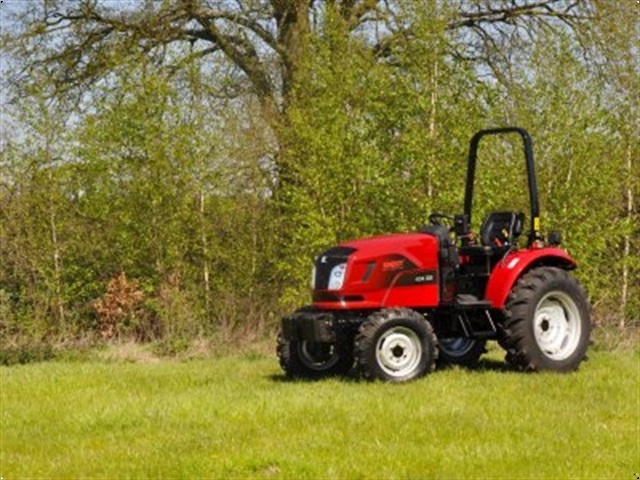- - - 404G2 40PK compact tractor 4x4