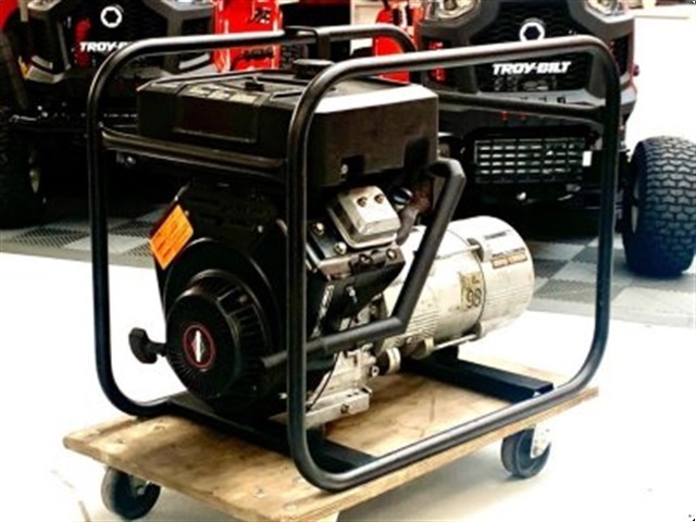 - - - gebruikte generator met krachstroom en 230v 6KW g6500