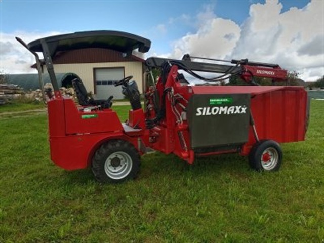 - - - Silokamm Selbstfahrer Silomaxx SVT4045 W