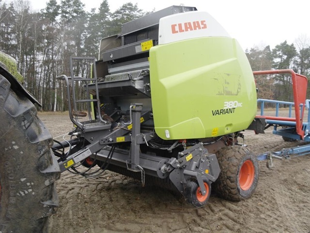 CLAAS Variant 380 RC PRO
